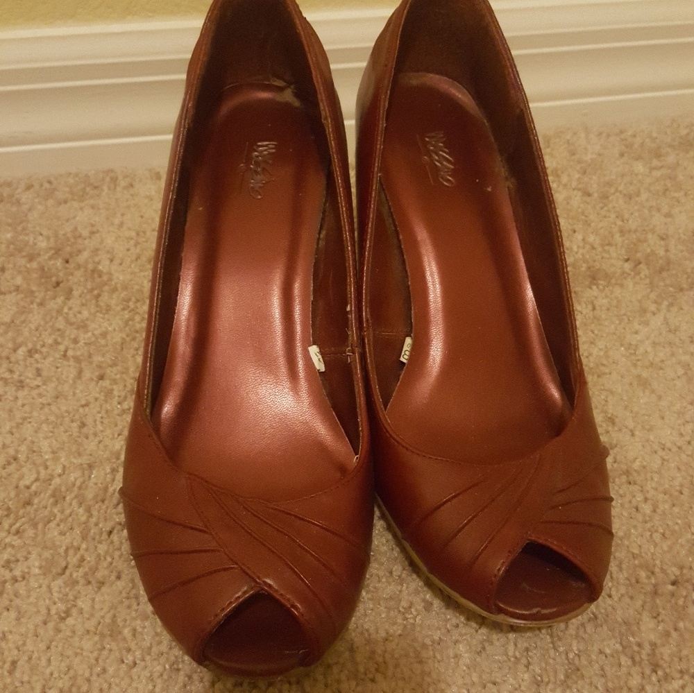 Peep Toe Pumps